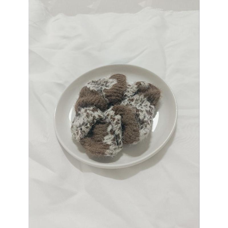 貓町選品🐯實拍現貨 秋冬感大腸圈 彈性很好-細節圖2