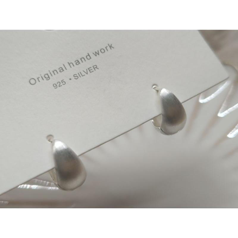 貓町選品🐯耳環 台灣現貨 髮絲磨沙質感 幾何耳環 小眾時尚 氣質輕奢高級感百搭耳飾-細節圖4