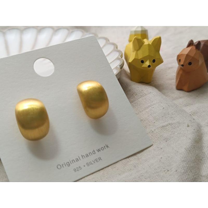 貓町選品🐯耳環 台灣現貨 髮絲磨沙質感 幾何耳環 小眾時尚 氣質輕奢高級感百搭耳飾-細節圖5