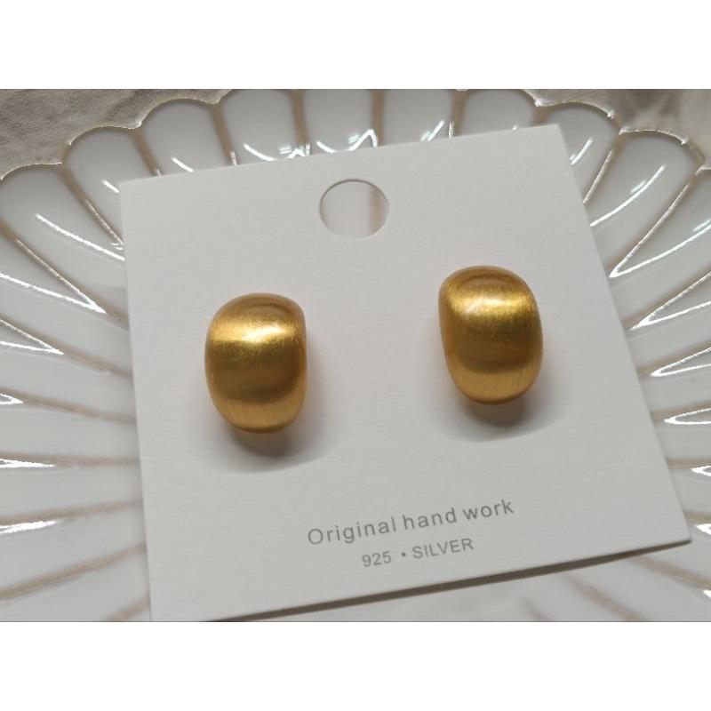 貓町選品🐯耳環 台灣現貨 髮絲磨沙質感 幾何耳環 小眾時尚 氣質輕奢高級感百搭耳飾-細節圖6