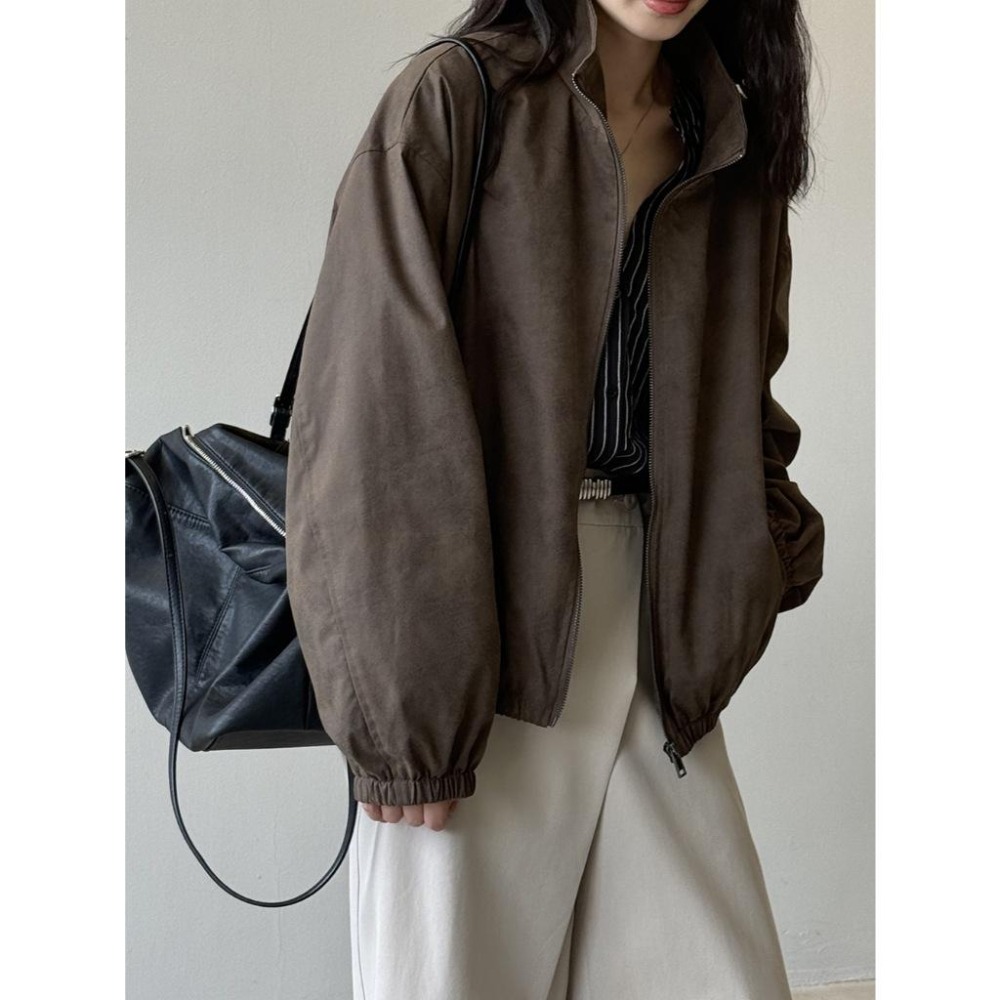 貓町選品🐯【質感加分】Y26286 秋季 麂皮短外套 女 寬鬆休閒棒球夾克 韓系百搭防風外套 咖啡色-細節圖5