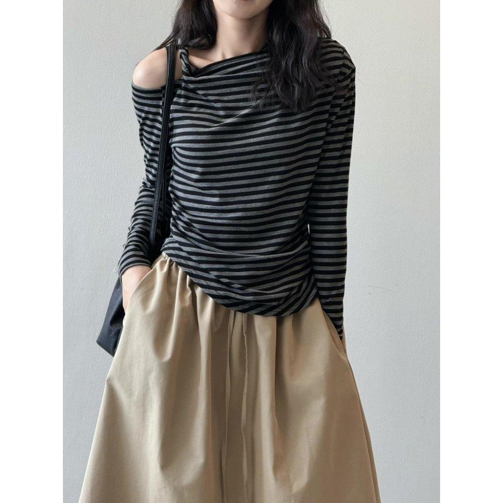 貓町選品🐯Y82572【設計感】秋季 不對稱領口長袖上衣 女 修身顯瘦 韓系百搭 條紋/白/咖/黑-細節圖2