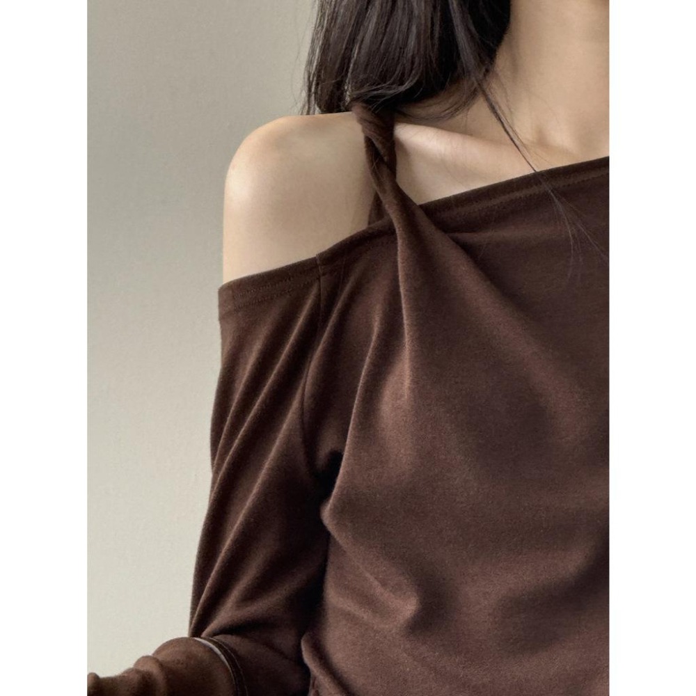 貓町選品🐯Y82572【設計感】秋季 不對稱領口長袖上衣 女 修身顯瘦 韓系百搭 條紋/白/咖/黑-細節圖7