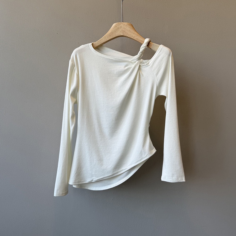 貓町選品🐯Y82572【設計感】秋季 不對稱領口長袖上衣 女 修身顯瘦 韓系百搭 條紋/白/咖/黑-規格圖9