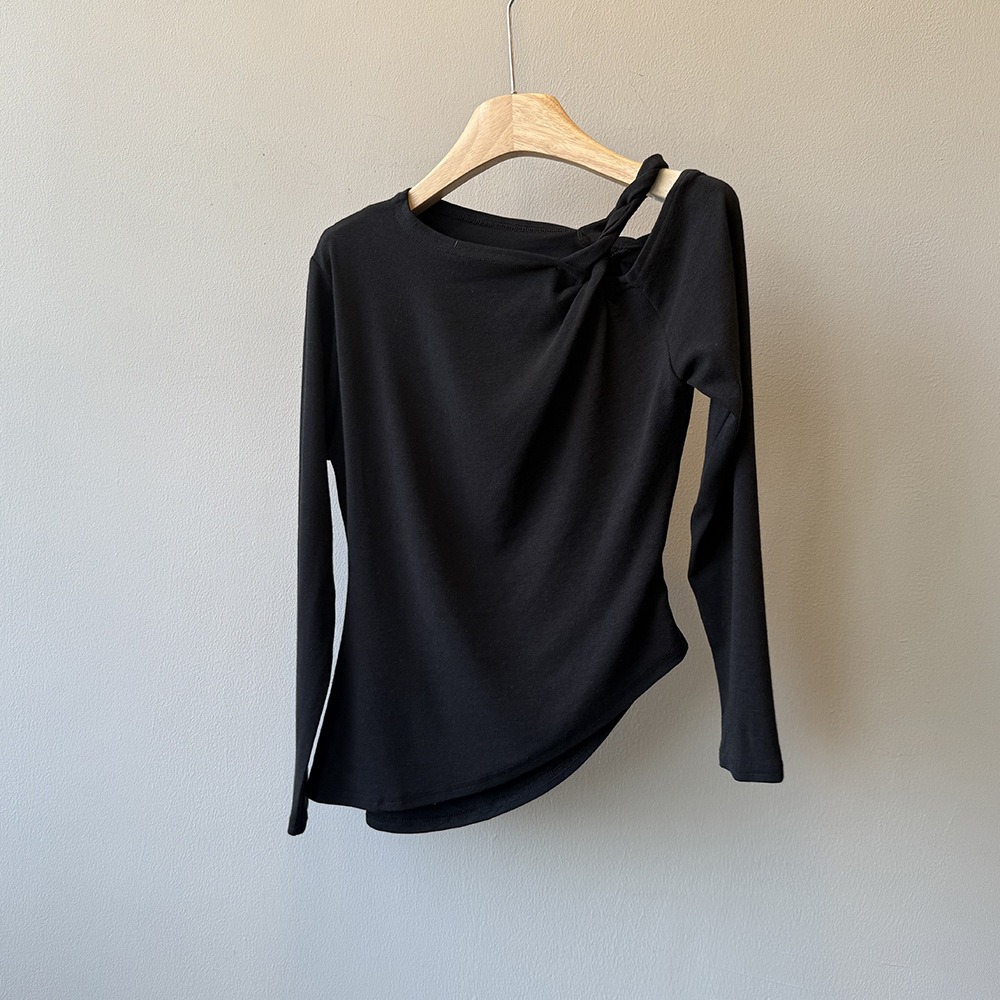 貓町選品🐯Y82572【設計感】秋季 不對稱領口長袖上衣 女 修身顯瘦 韓系百搭 條紋/白/咖/黑-規格圖9