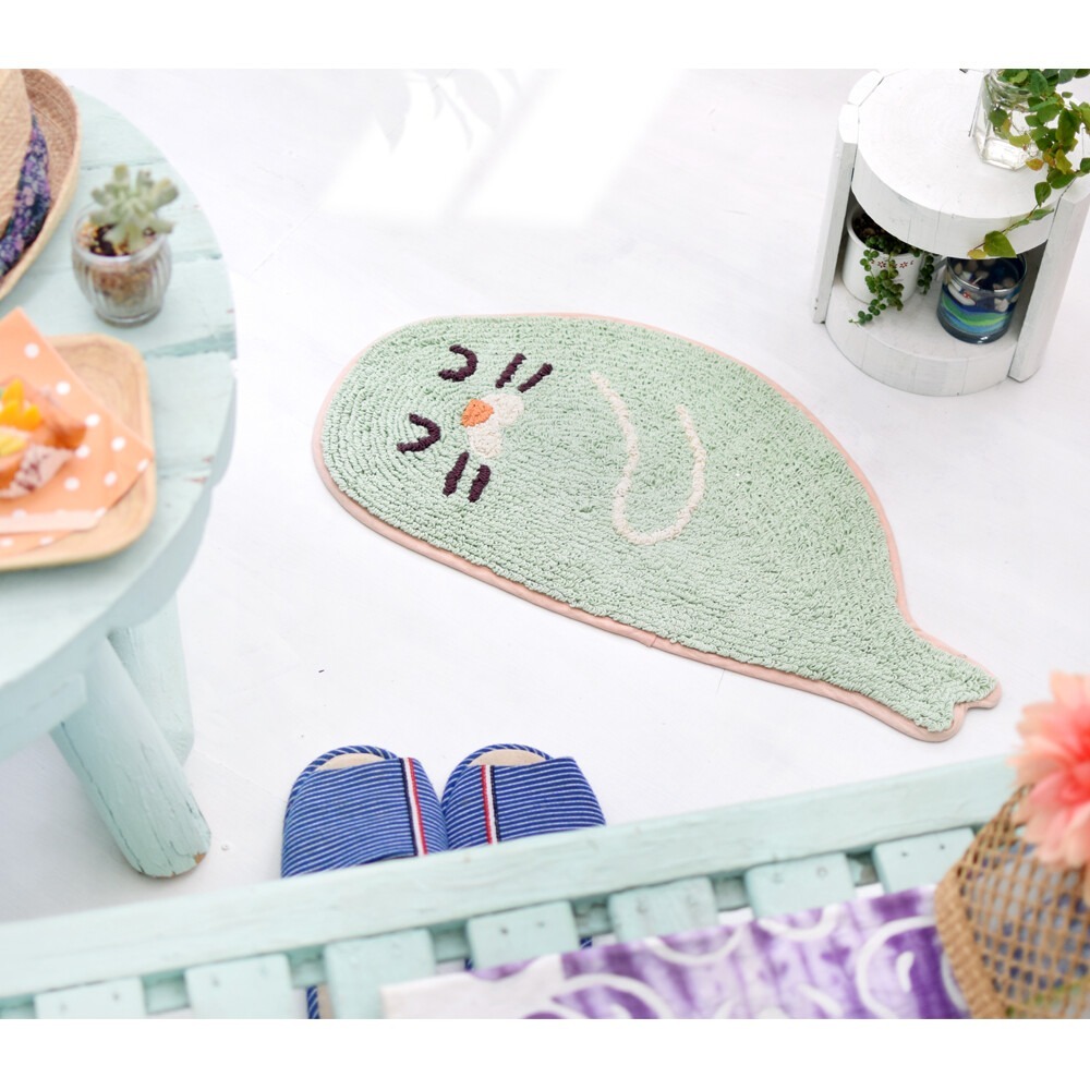 現貨-日本TOMO 睡姿動物腳踏墊 地墊 踏墊 地毯 企鵝 海獺 海豹 水獺 療癒 日本居家-細節圖4