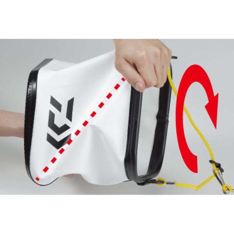 釣之夢~DAIWA 活かし水くみ M-CM（H) 取水袋 活餌桶 汲水袋 取水桶 釣魚 釣具 磯釣 海釣 海水 海釣-細節圖3