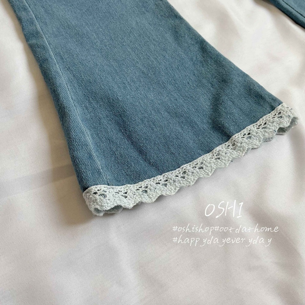 8397 蕾絲拼接喇叭褲-細節圖2