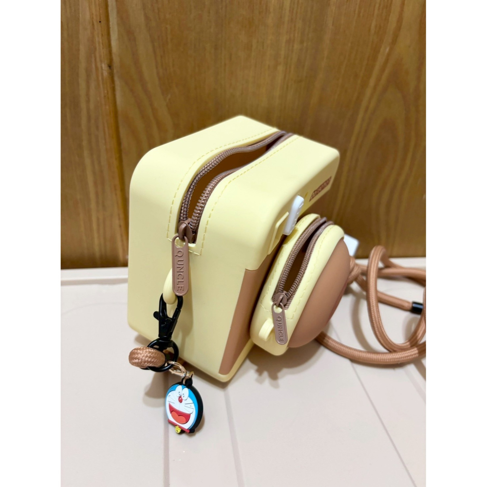 正版授權 多啦a夢銅鑼燒相機矽膠背包-細節圖3