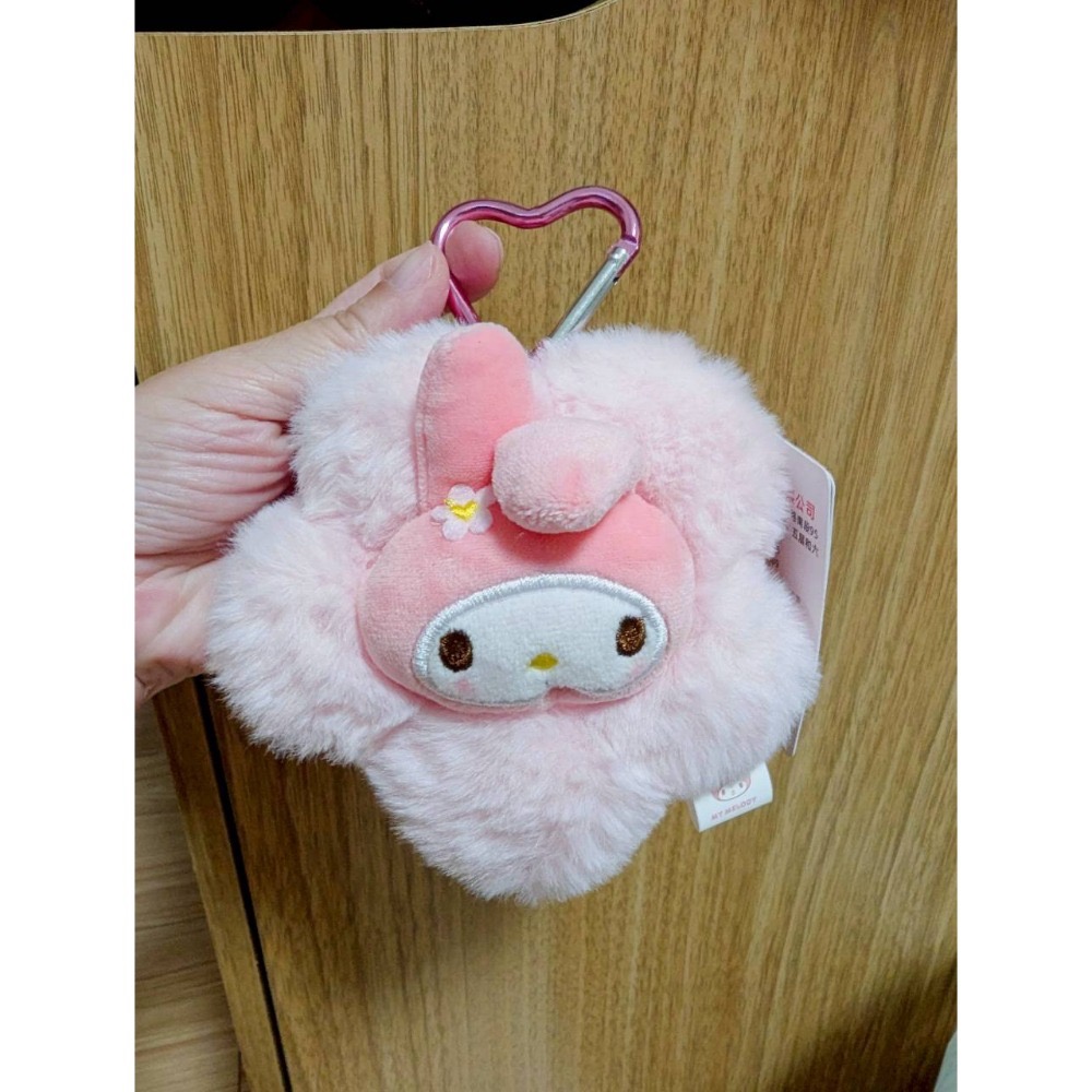 正版雷標 三麗鷗 kitty凱蒂貓 大耳狗 美樂蒂 毛絨愛心扣鑰匙圈吊飾-規格圖3