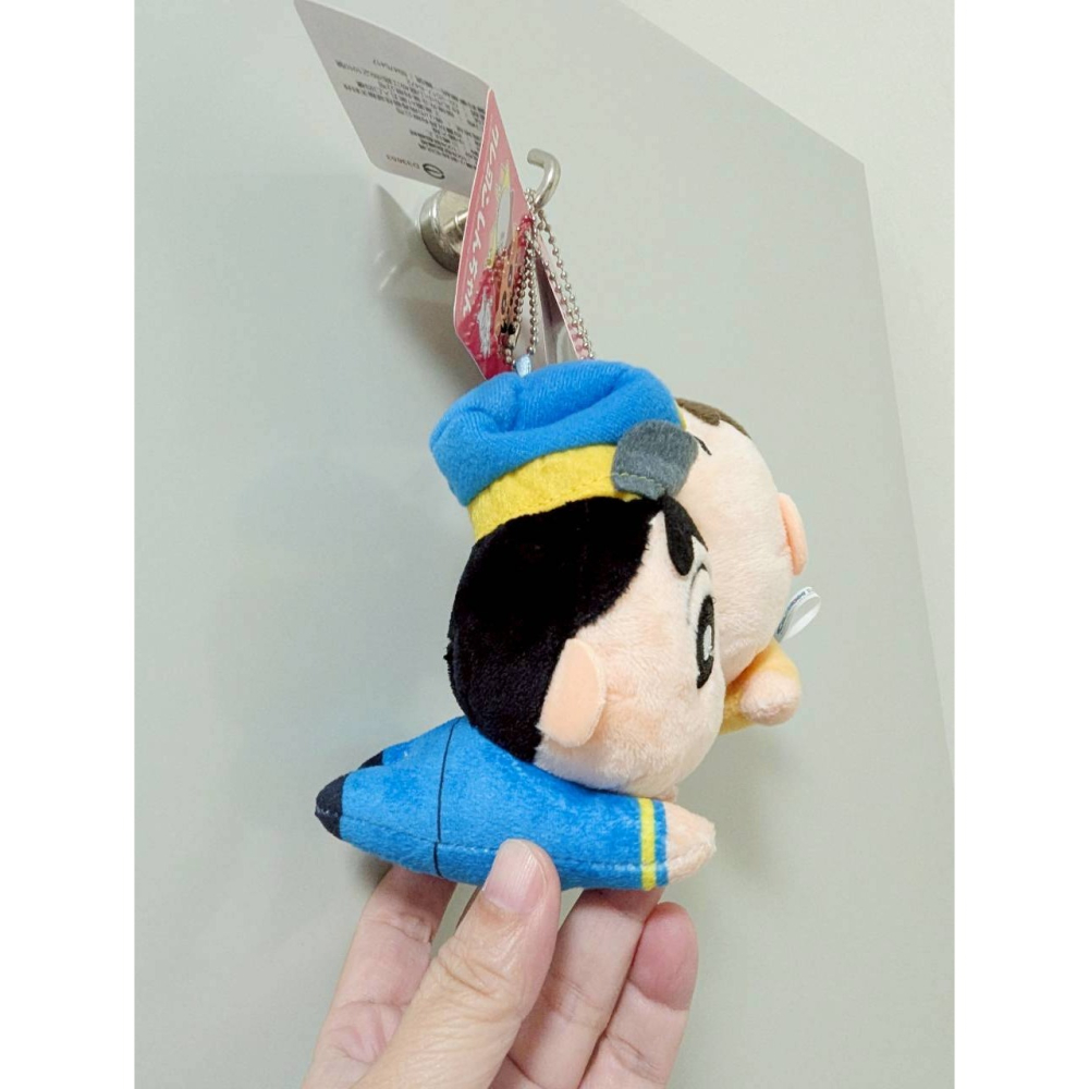 正版雷標 蠟筆小新 娃娃吊飾 阿呆娃娃吊飾-細節圖3