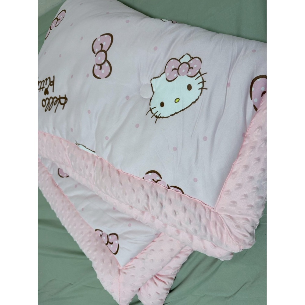 正版雷標 三麗鷗 凱蒂貓 Hello kitty 豆豆絨被-細節圖2