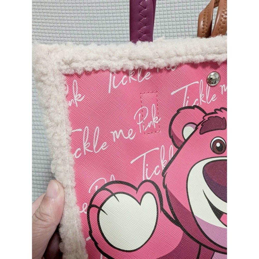 正版雷標 迪士尼 熊抱哥 草莓熊 仿皮革手提包-細節圖3