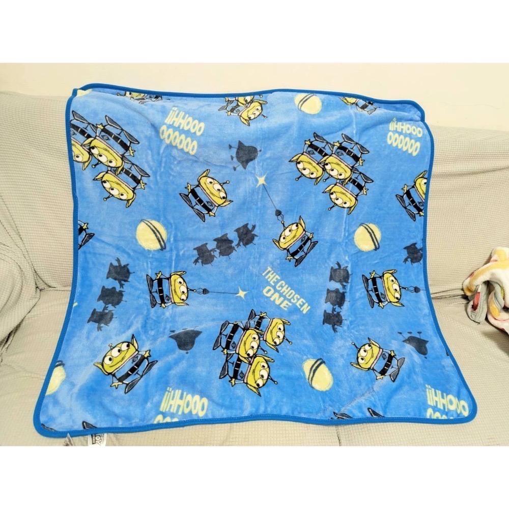 正版雷標 玩具總動員 迪士尼 卡娜赫拉 三麗鷗 法蘭絨毯 熊抱哥 三眼怪 小熊維尼 大耳狗-規格圖10