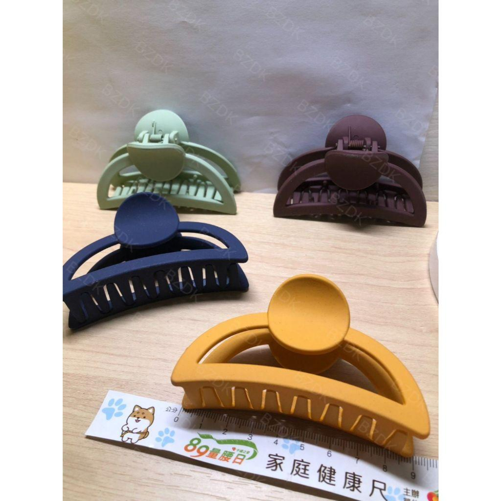 二手轉售 霧面抓夾 9cm莫蘭迪色系，實用又吸睛-細節圖3