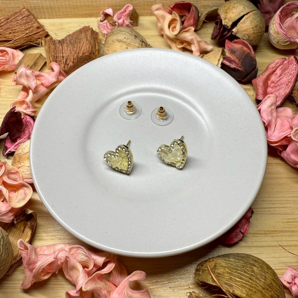 🌟『Yo省錢』碎鑽小愛心耳釘 合金耳釘 耳環 耳針-細節圖2