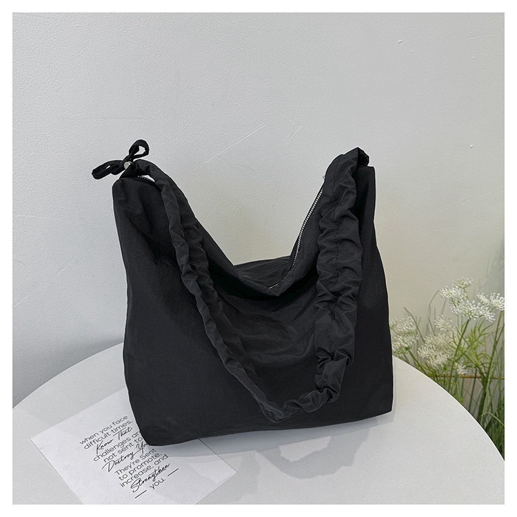 【預購】🌟『Yo省錢』尼龍抽繩超大肩背包 側背包 包包 (無隔層)-規格圖1