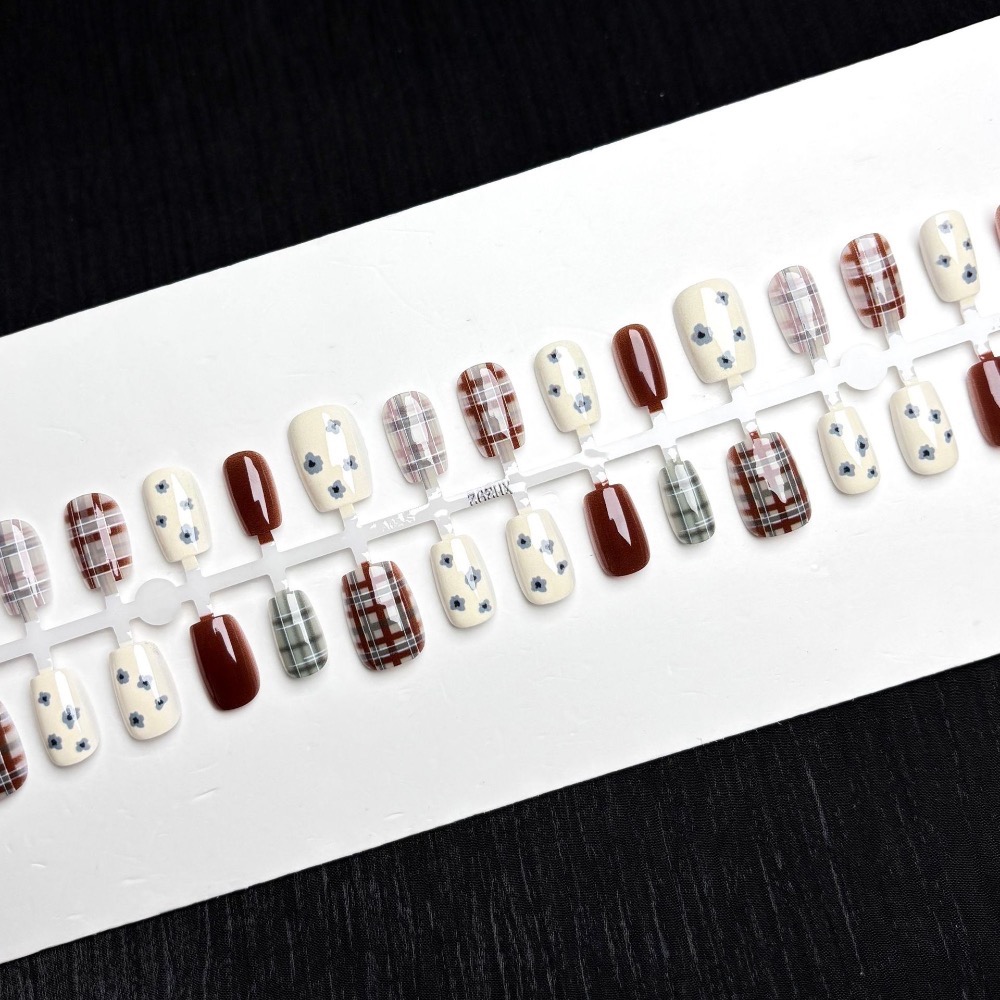 🌟『yo省錢』53.冬季小碎花穿戴甲 美甲片-細節圖2