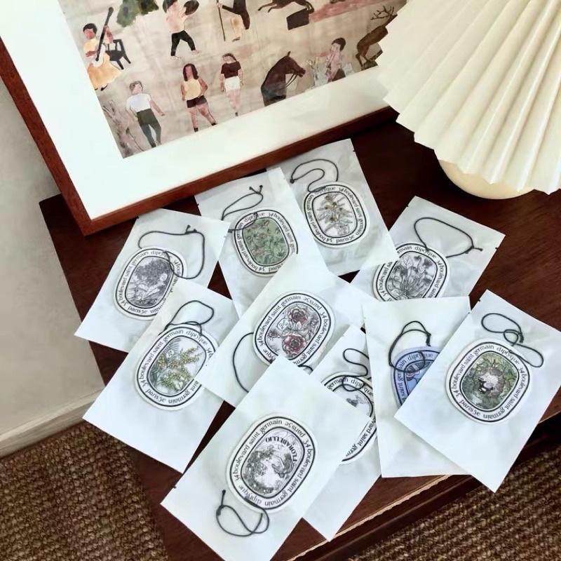 Diptyque 香氛吊片20款香型 香卡 香氛卡 車用香氛 汽車香氛片 車用香片 香氛吊卡 衣櫃芳香片-細節圖2