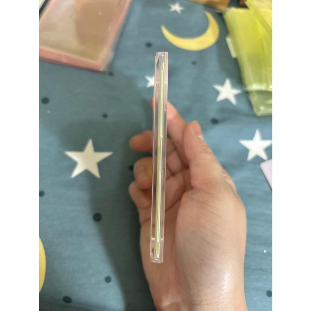 【現貨＋預購】卡式 壓克力卡套 透明彩色 貝殼卡磚 明星小卡 咕卡收納 保護套 卡扣式 硬塑膠卡套 卡磚-細節圖9
