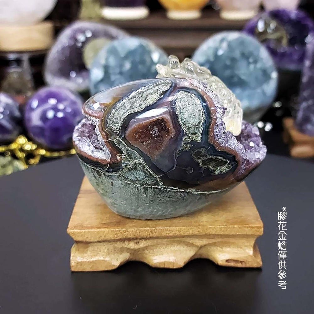 紫晶鎮 彩晶鎮 晶牙閃閃亮亮 紫紅底帶晶花柱 微官帽*一圖一物*像圓形沙發座 辦公桌療癒擺件 淨化磁場-細節圖4