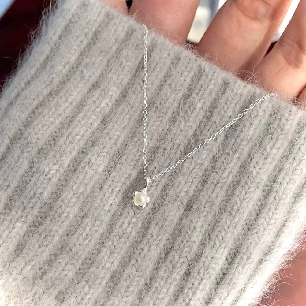 S925銀小花珍珠項鍊-細節圖2