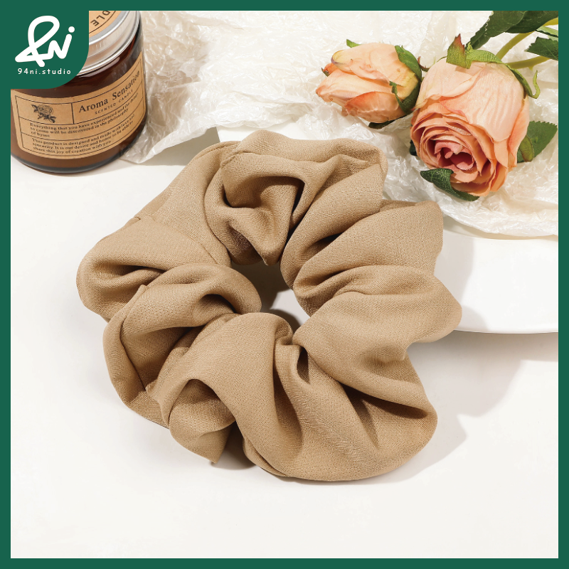 『台灣現貨』13cm 斜紋高級感大腸髮圈｜盤髮紮髮必備｜時尚彈力髮繩髮飾【94ni.studio】-細節圖10