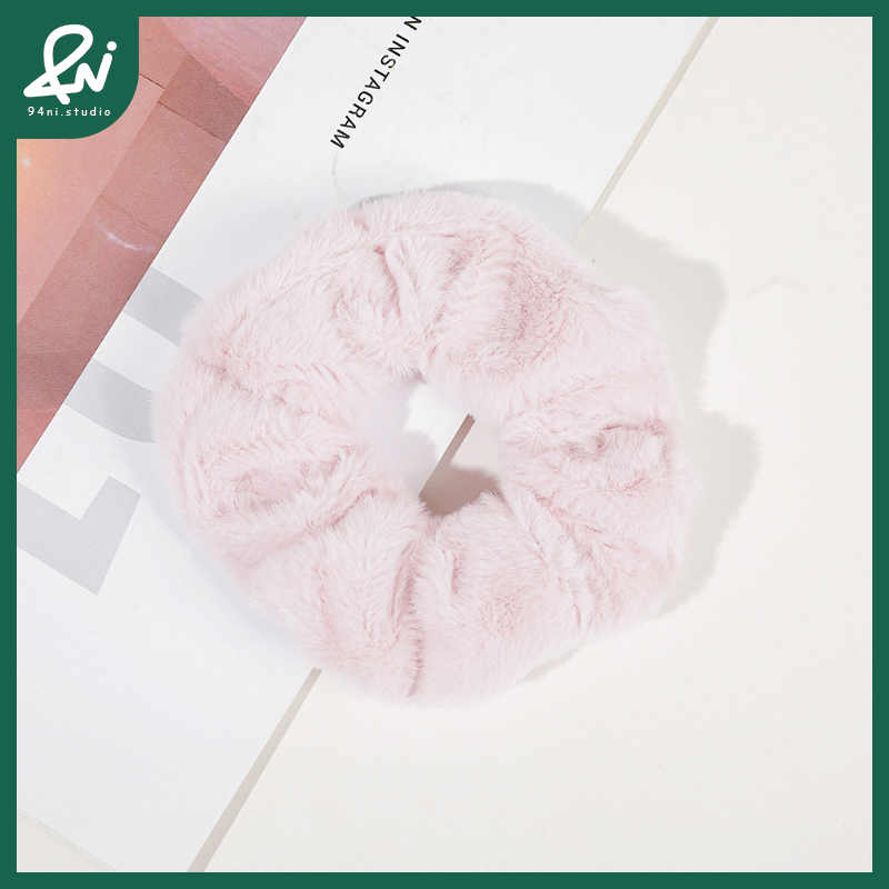 『台灣現貨』10cm 仿兔毛絨大腸髮圈｜高級感絲滑質地｜溫柔毛絨感髮飾｜髮圈｜髮繩【94ni.studio】-細節圖10