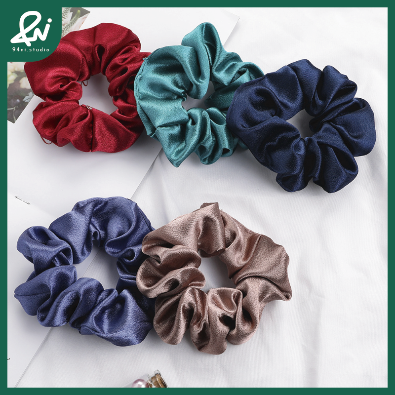 『台灣現貨』12.5cm 水晶緞面高級感大腸髮圈｜簡約氣質馬尾頭繩｜ins風百搭髮飾｜光澤細膩【94ni.studio】-細節圖6