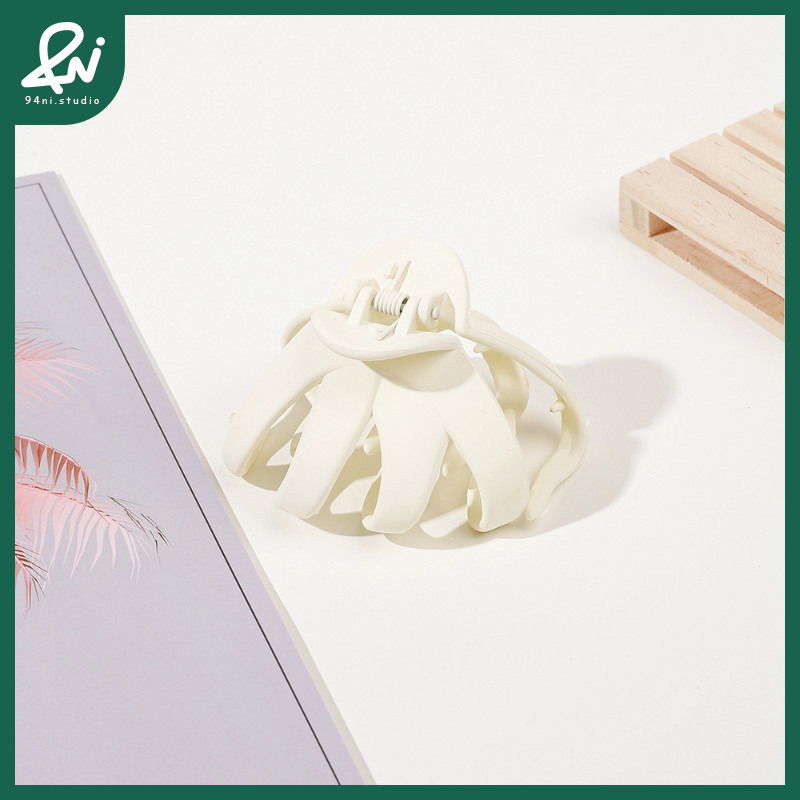 『台灣現貨』7cm 磨砂八爪鯊魚夾｜馬卡龍色系｜莫蘭迪色系｜簡約不規則幾何抓夾｜ins風髮夾【94ni.studio】-細節圖8