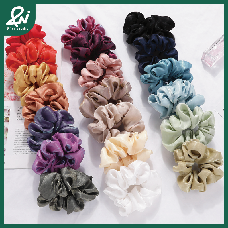 『台灣現貨』11cm 金光緞面高級感大腸髮圈｜簡約質感髮飾｜ins風馬尾頭繩｜髮圈｜髮飾｜髮繩【94ni.studio】-細節圖3