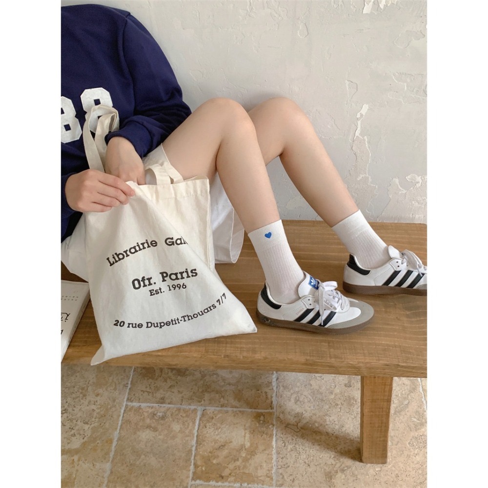 🔥台灣現貨🔥 女中筒襪 女襪 愛心襪 刺繡愛心 女長襪 棉襪 素色襪 白襪 黑襪 學生襪 文青襪 百搭-細節圖11