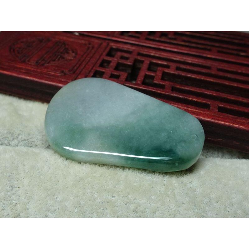 清貨不議價995元~天然翡翠緬甸玉A貨/黃加綠，鼠牌玉墜~附証附繩鍊~(68Z1043)~孫裴筠-細節圖2