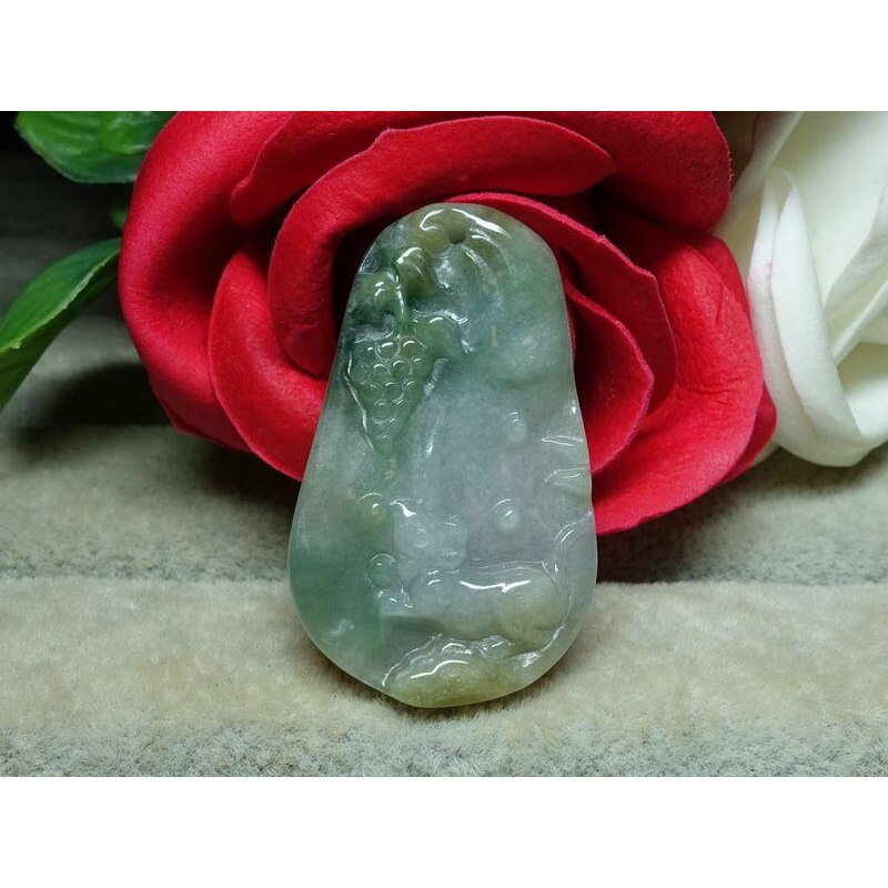 清貨不議價995元~天然翡翠緬甸玉A貨/黃加綠，鼠牌玉墜~附証附繩鍊~(68Z1043)~孫裴筠-細節圖8