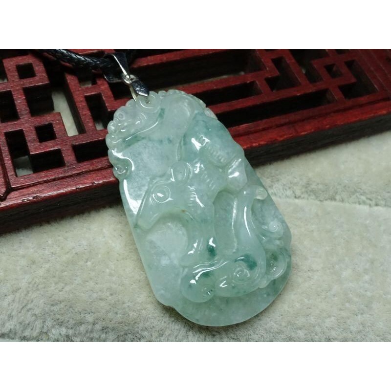 天然緬甸玉A貨/飄綠，鼠生肖玉墜~出清不議價999元~附墜頭附皮繩~(78Z191)~清貨~孫裴筠-細節圖2