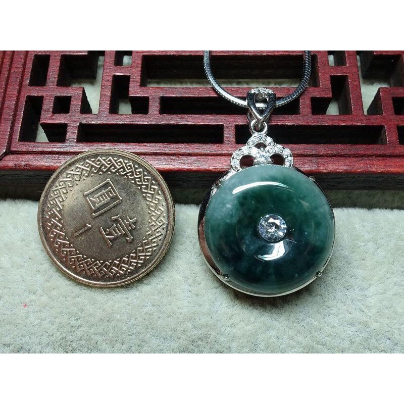 清貨不議價1200元~天然緬甸玉A貨/糯種飄綠，S925銀/小平安扣玉墜~附証附鍊~(53Z1402)~孫裴筠-細節圖7