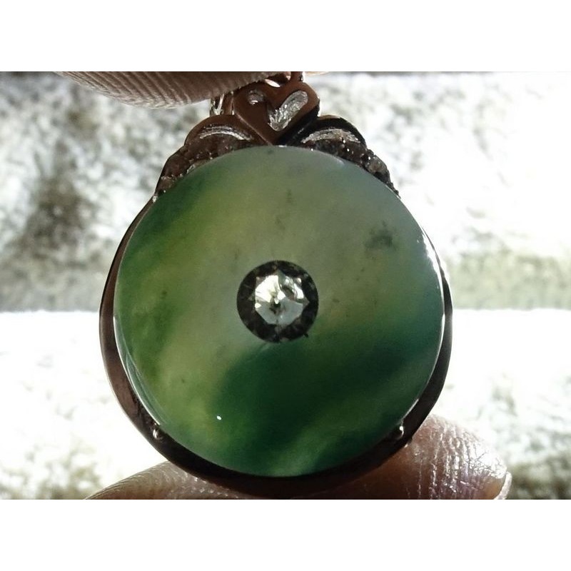 清貨不議價1200元~天然緬甸玉A貨/飄綠，S925銀/小平安扣玉墜~附証附鍊~(53Z1402-1)~孫裴筠-細節圖3