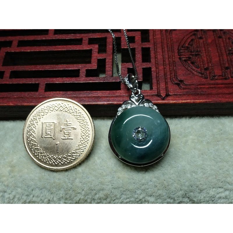 清貨不議價1200元~天然緬甸玉A貨/飄綠，S925銀/小平安扣玉墜~附証附鍊~(53Z1402-1)~孫裴筠-細節圖7