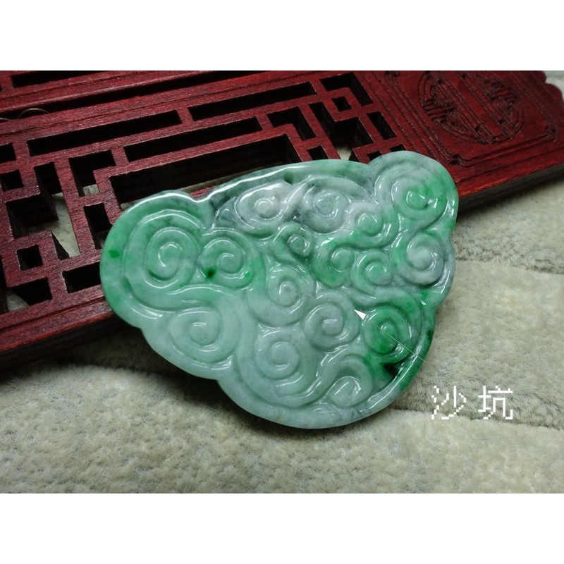 清貨不議價1300元~天然翡翠緬甸玉A貨/微綠，仿古雕如意玉墜~附証附繩鍊~(91Z1421-2)~孫裴筠-細節圖2