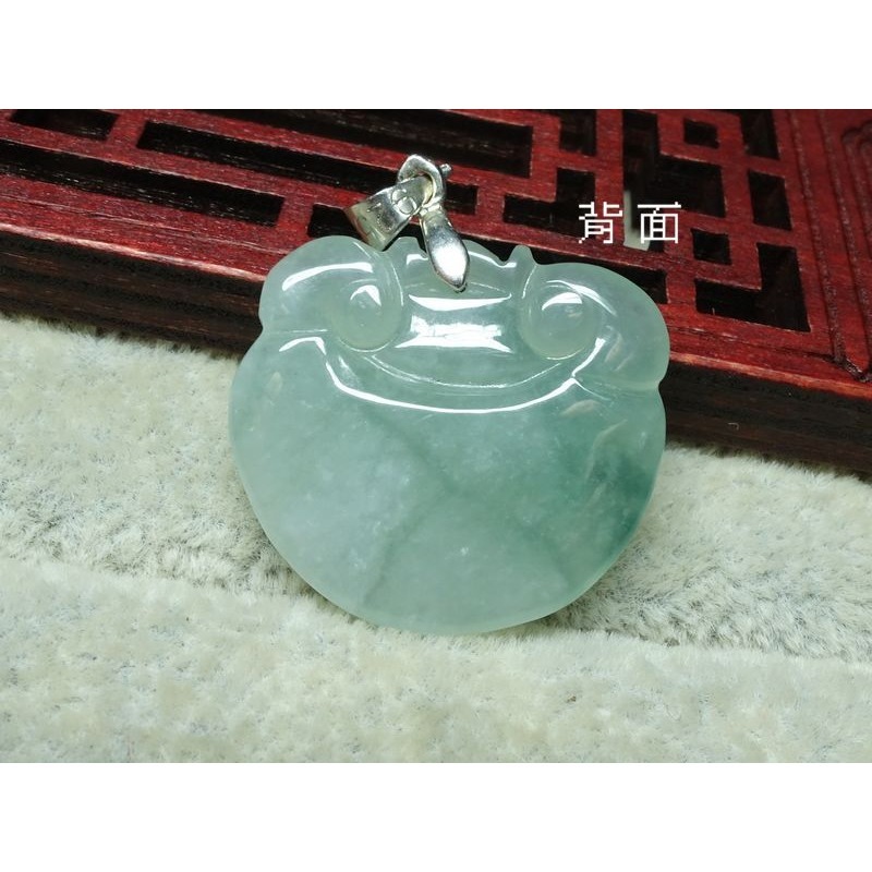 清貨不議價799元~天然翡翠緬甸玉A貨/冰糯飄綠，如意玉墜~附証附墜頭~(96Z773)~孫裴筠-細節圖2