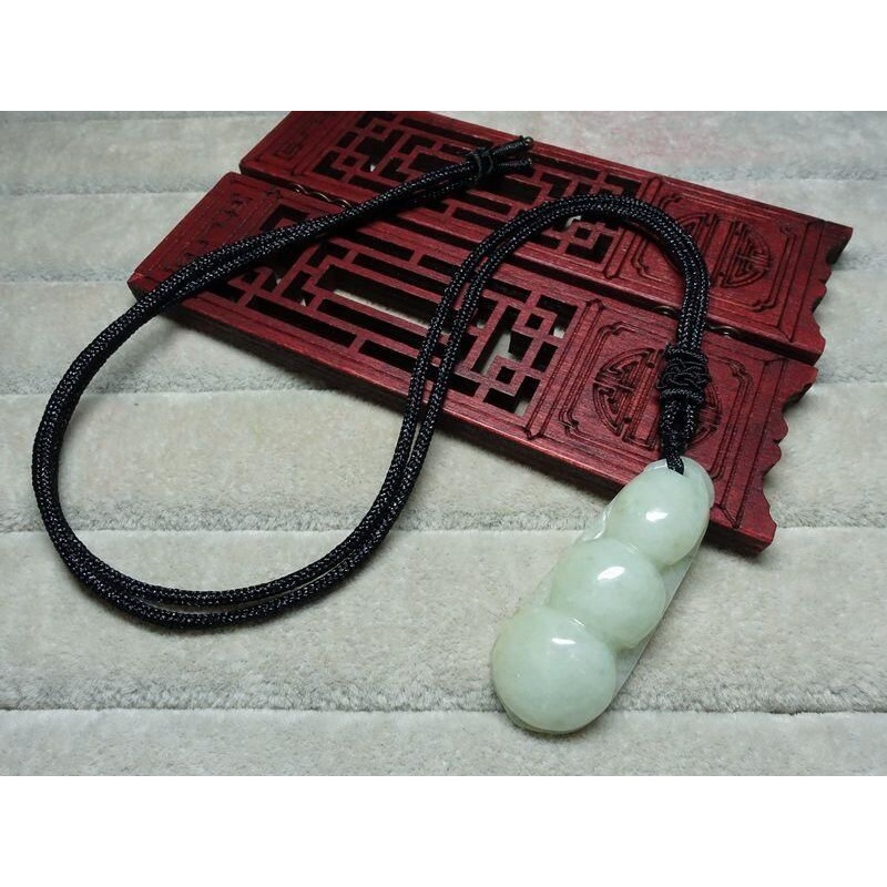 清貨不議價350元~天然緬甸玉A貨/糯種淡黃，福豆玉墜~附繩鍊~(61Z381)~孫裴筠-細節圖7