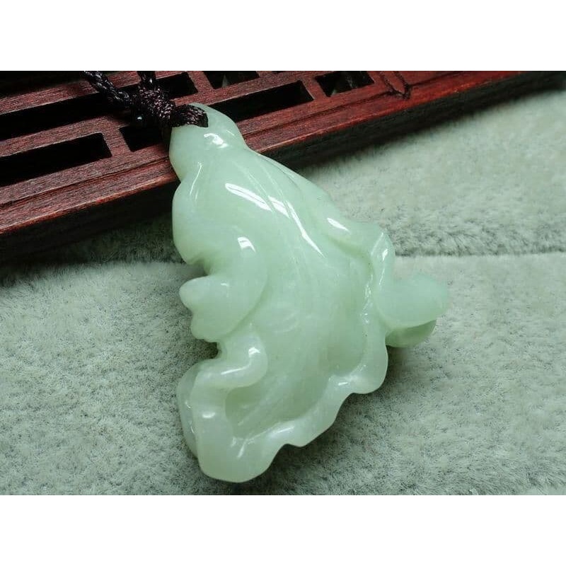 清貨不議價399元~天然緬甸玉A貨/淡綠，白菜玉墜~附繩鍊~(32Z366)~孫裴筠-細節圖3
