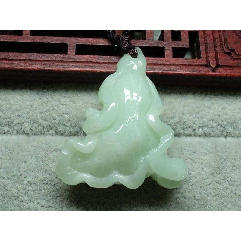 清貨不議價399元~天然緬甸玉A貨/淡綠，白菜玉墜~附繩鍊~(32Z366)~孫裴筠-細節圖4