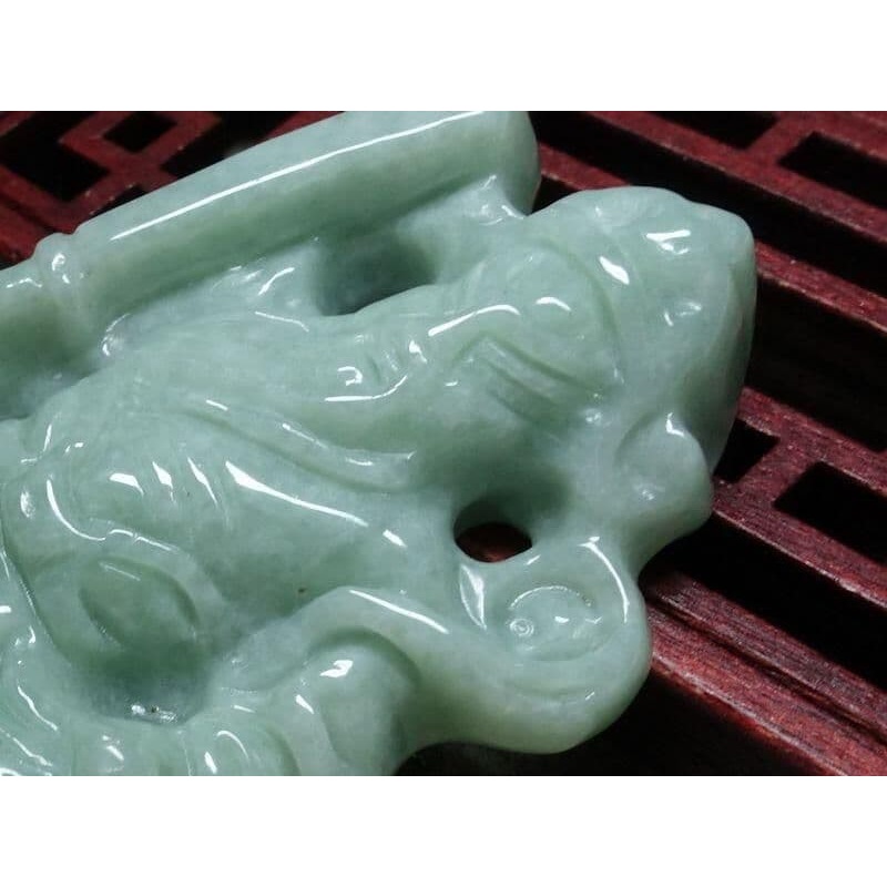 清貨不議價999元~天然緬甸玉A貨/糯種淡綠，玄天上帝玉墜~附證繩鍊~(31Z1177-11)~孫裴筠-細節圖4