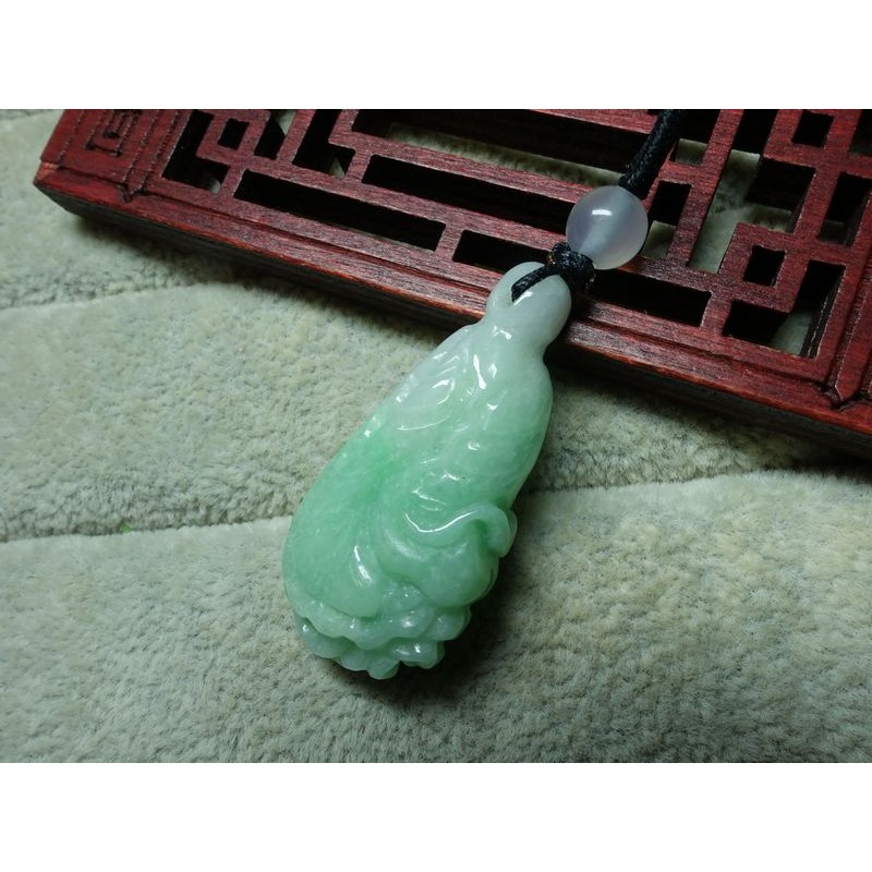 清貨不議價1099元~天然緬甸玉A貨/微綠，白菜玉墜~附證~(35Z678)~孫裴筠-細節圖4