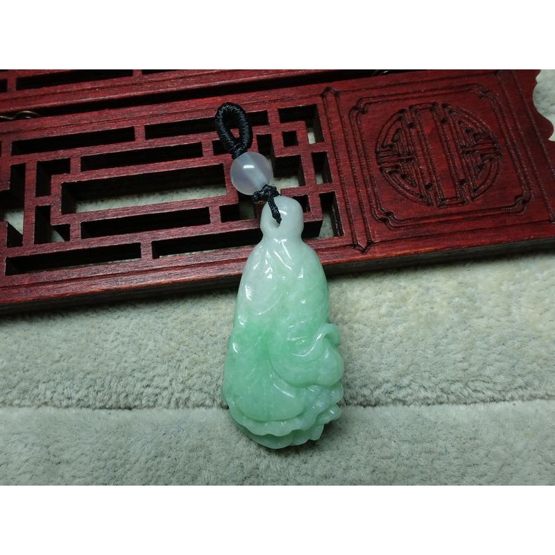 清貨不議價1099元~天然緬甸玉A貨/微綠，白菜玉墜~附證~(35Z678)~孫裴筠-細節圖6
