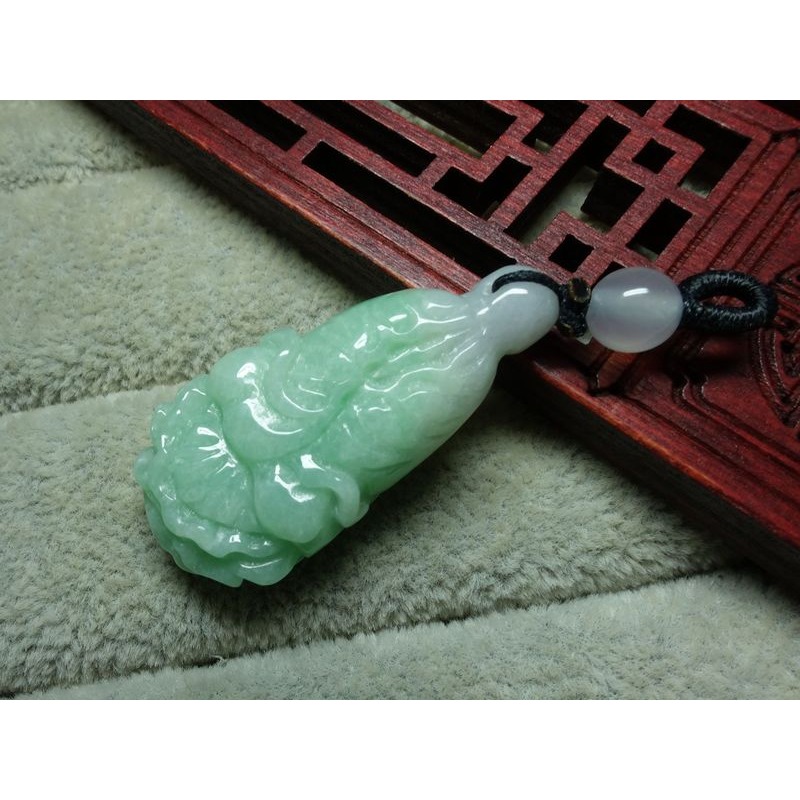 清貨不議價1099元~天然緬甸玉A貨/微綠，白菜玉墜~附證~(35Z678)~孫裴筠-細節圖9