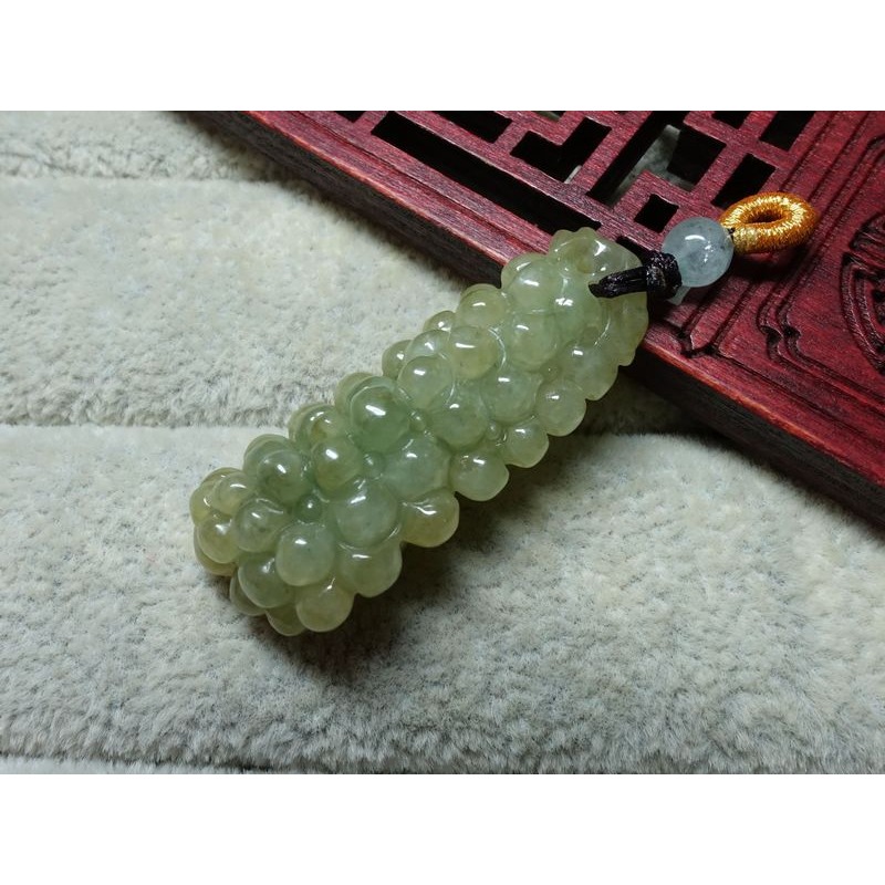 清貨不議價666元~天然緬甸玉A貨/黃+綠，隨形/葡萄玉墜~附證~(76Z319)~孫裴筠-細節圖4