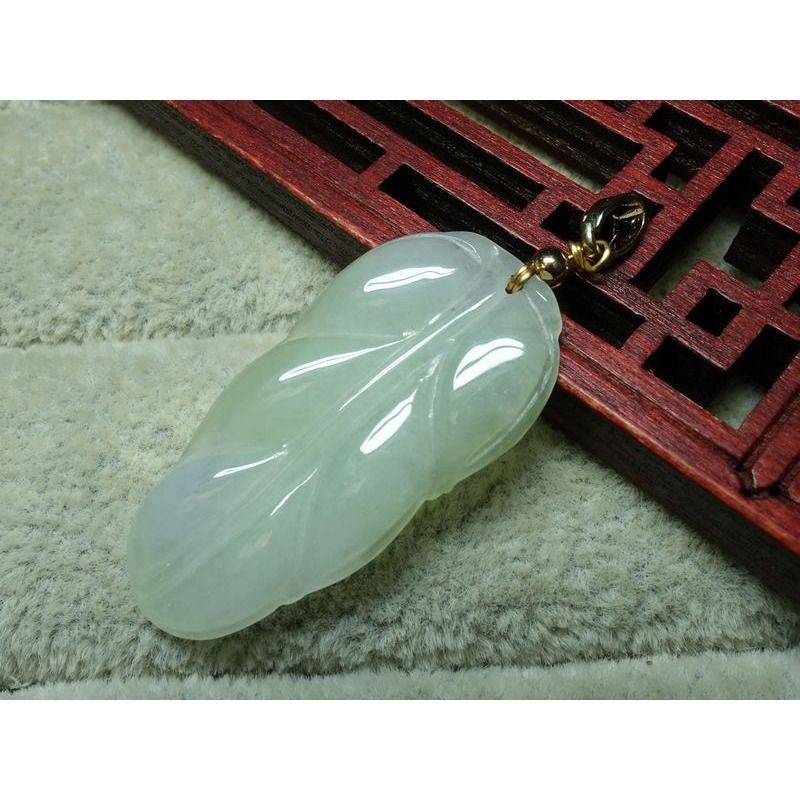 清貨不議價700元~天然緬甸玉A貨/糯種淡綠，葉子玉墜~附證附墜頭~(28Z503-1)~孫裴筠-細節圖5