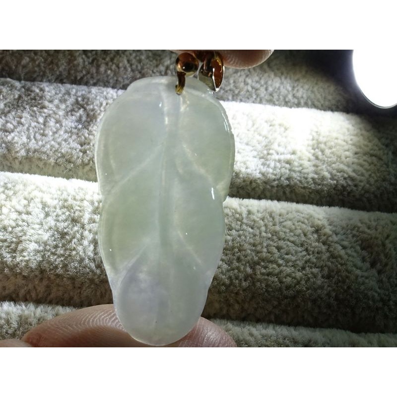 清貨不議價700元~天然緬甸玉A貨/糯種淡綠，葉子玉墜~附證附墜頭~(28Z503-1)~孫裴筠-細節圖7